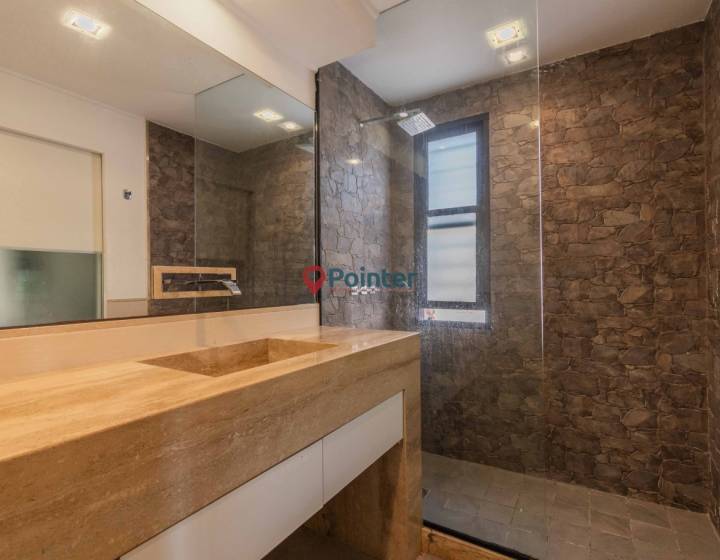 SE VENDE MAGNIFICA CASA EN LOMAS DE SOLYMAR