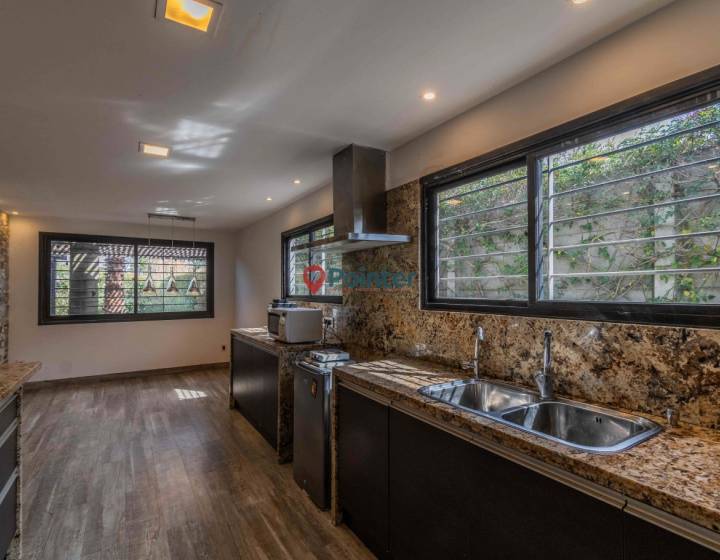 SE VENDE MAGNIFICA CASA EN LOMAS DE SOLYMAR