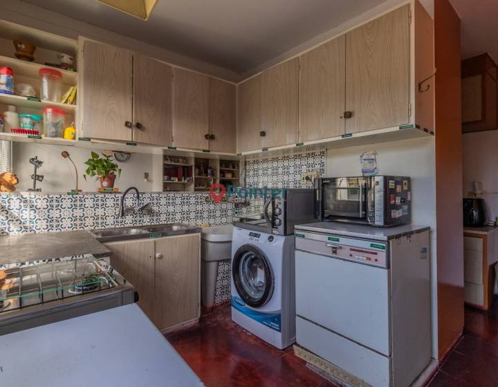Vendo casa en propiedad horizontal a reciclar, 3 dormitorios, 2 ba&ntilde;os, garaje, fondo verde, Punta Go