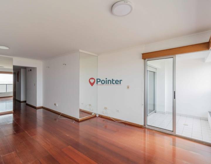 Vendo apartamento de 3 dormitorios y servicio con garaje sobre la Rambla de Punta Carretas