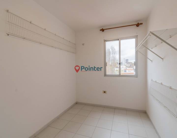 Vendo apartamento de 3 dormitorios y servicio con garaje sobre la Rambla de Punta Carretas
