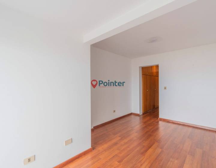 Vendo apartamento de 3 dormitorios y servicio con garaje sobre la Rambla de Punta Carretas