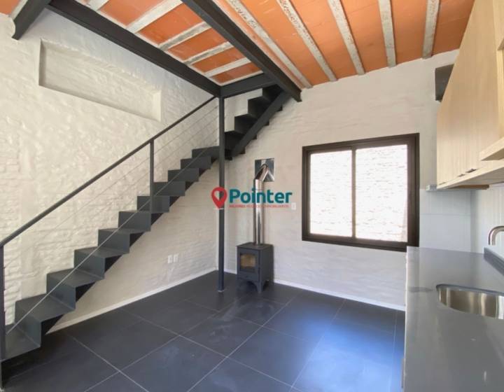 Alquilo Apartamento Triplex De 2 Dormitorios Con Terraza Y Mirador, Ciudad Vieja