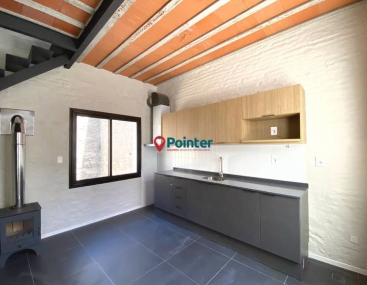 Alquilo Apartamento Triplex De 2 Dormitorios Con Terraza Y Mirador, Ciudad Vieja