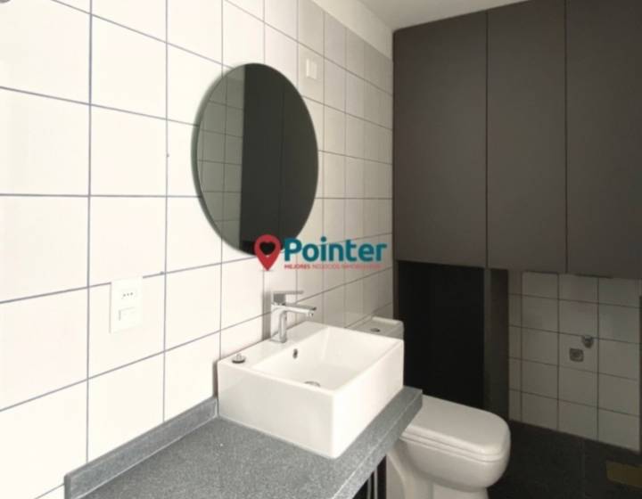 Alquilo Apartamento Triplex De 2 Dormitorios Con Terraza Y Mirador, Ciudad Vieja