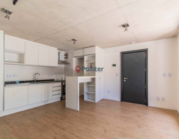 Alquilo apartamento de 1 dormitorio tipo loft, patio con parrillero, Punta Carretas