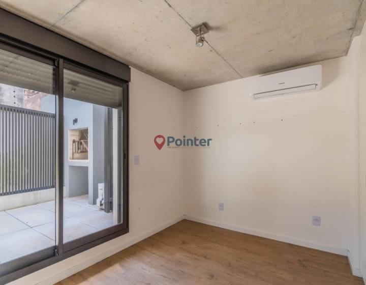 Alquilo apartamento de 1 dormitorio tipo loft, patio con parrillero, Punta Carretas
