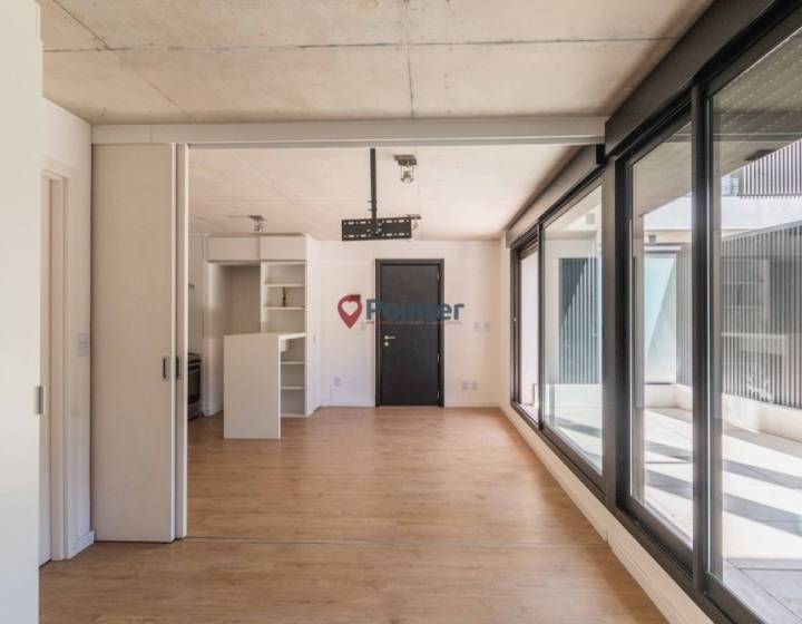 Alquilo apartamento de 1 dormitorio tipo loft, patio con parrillero, Punta Carretas