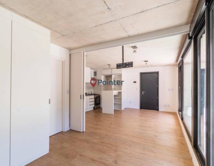 Alquilo apartamento de 1 dormitorio tipo loft, patio con parrillero, Punta Carretas
