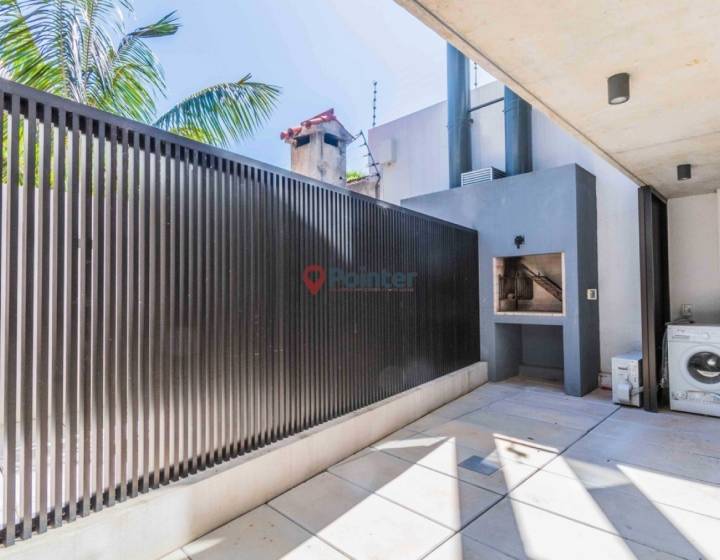 Alquilo apartamento de 1 dormitorio tipo loft, patio con parrillero, Punta Carretas