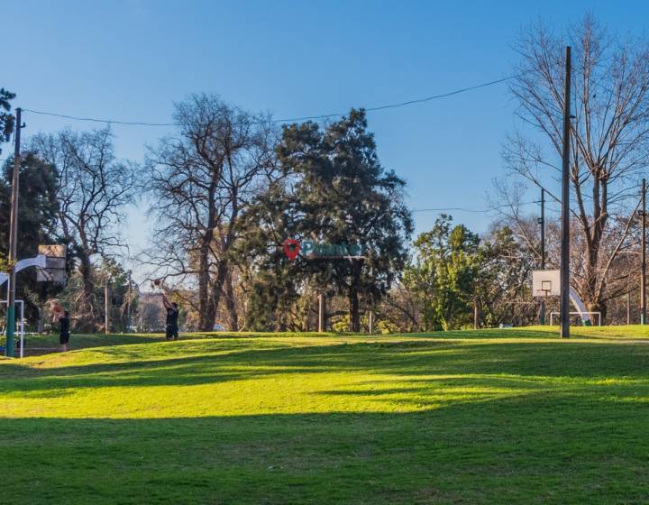 Alquilo apartamento de 4 dormitorios con cochera en Parque Posadas, Prado