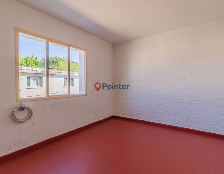 Gran oportunidad - Vivienda totalmente reciclada.

Ideal para vivir o inversi&oacute;n ya que tiene muy b...