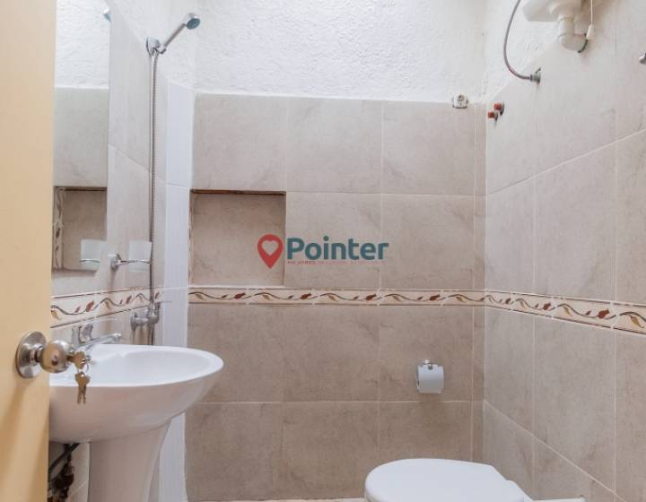 Gran oportunidad - Vivienda totalmente reciclada.

Ideal para vivir o inversi&oacute;n ya que tiene muy b...