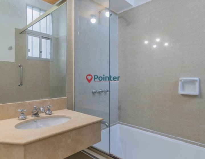 Alquilo apartamento de 2 dormitorios + escritorio, garaje y box, Rambla de Punta Carretas