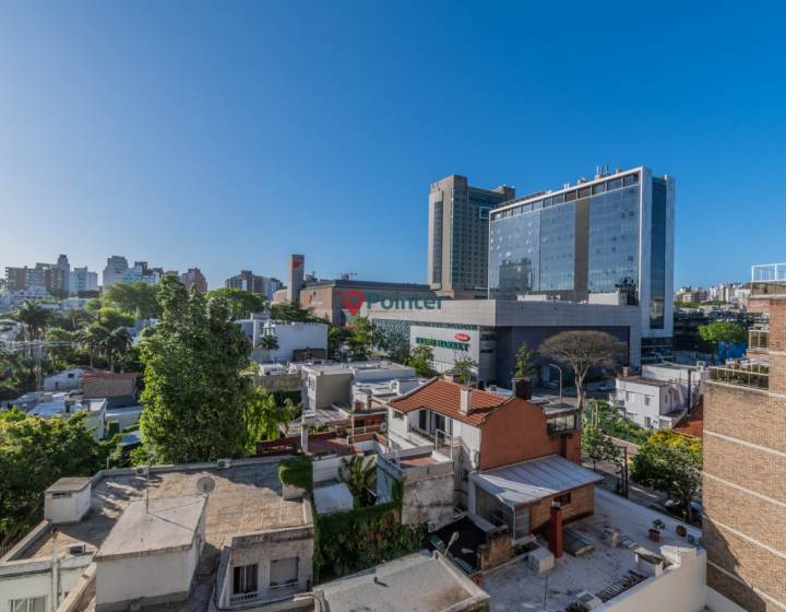 Alquilo apartamento de 2 dormitorios + escritorio, garaje y box, Rambla de Punta Carretas