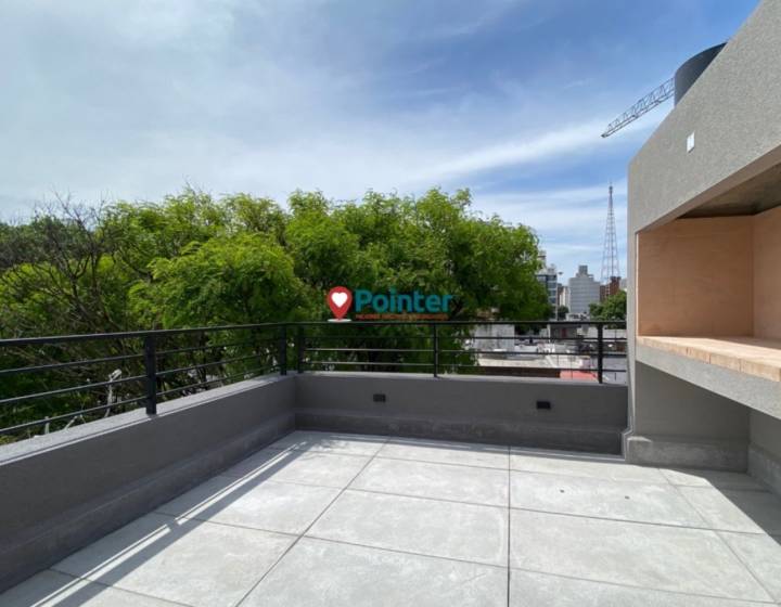 Alquilo Apartamento de 1 dormitorio con terraza y parrillero, cochera, Parque Rod&oacute;