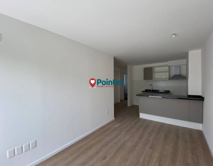 Alquilo Apartamento de 1 dormitorio con terraza y parrillero, cochera, Parque Rod&oacute;