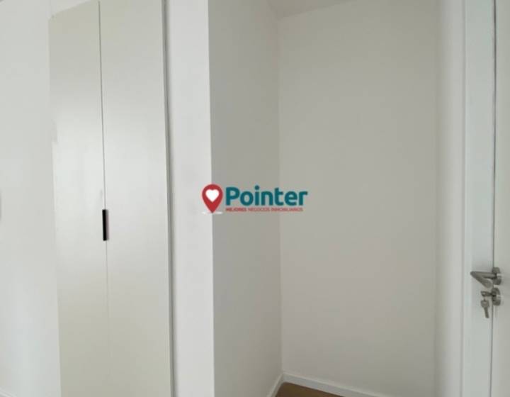 Alquilo Apartamento de 1 dormitorio con terraza y parrillero, cochera, Parque Rod&oacute;