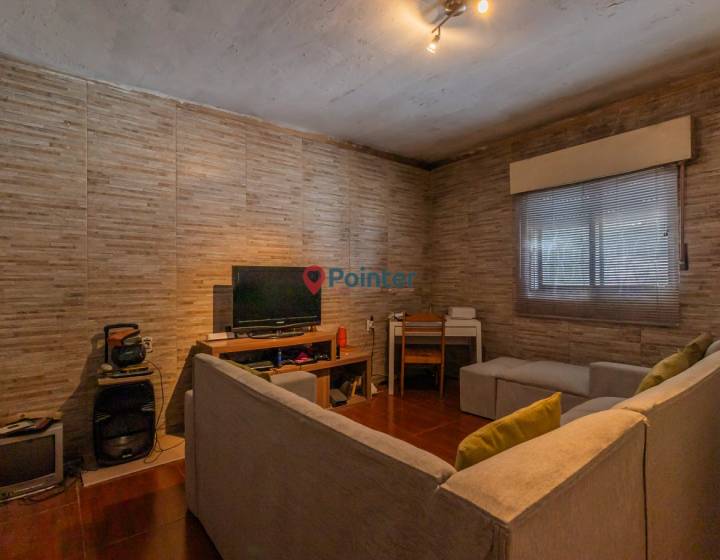 Hermosa Casa de 4 Dormitorios en Ituzaing&oacute;