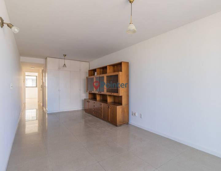 Alquiler apartamento ideal consultorio 1 dormitorio, garaje y terraza proximo a Shopping