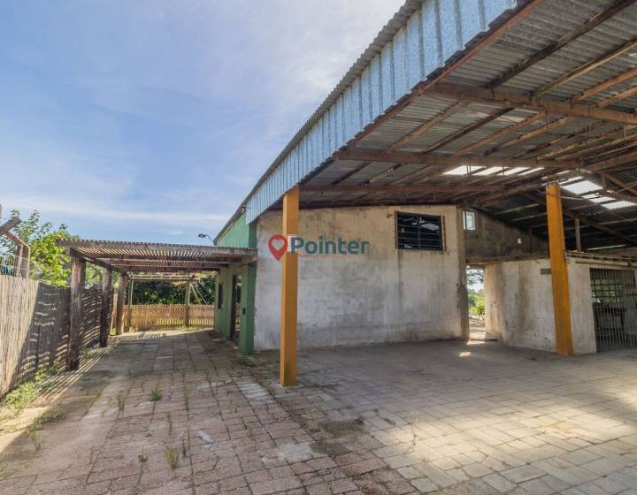 Terreno techado con oficina