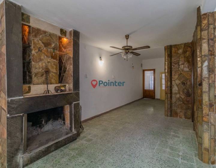 Se alquila hermosa casa de 2 dormitorios en Uni&oacute;n. En zona tranquila y residencial. A una cuadra de ...