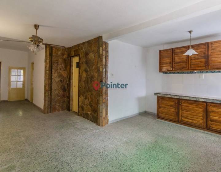 Se alquila hermosa casa de 2 dormitorios en Uni&oacute;n. En zona tranquila y residencial. A una cuadra de ...
