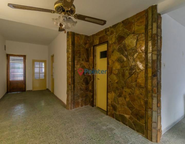 Se alquila hermosa casa de 2 dormitorios en Uni&oacute;n. En zona tranquila y residencial. A una cuadra de ...