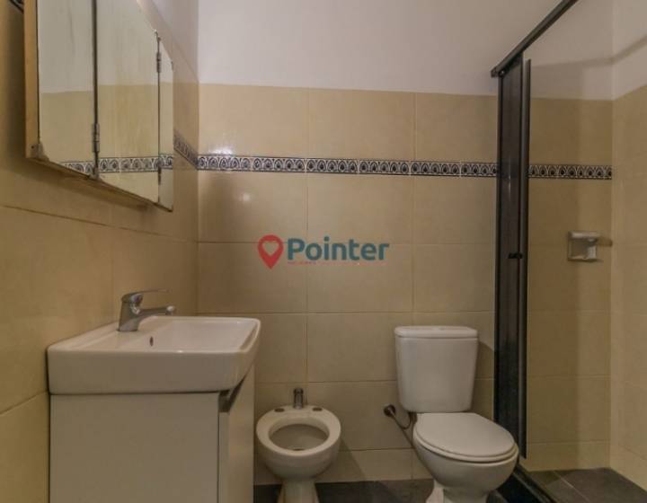 Se alquila hermosa casa de 2 dormitorios en Uni&oacute;n. En zona tranquila y residencial. A una cuadra de ...
