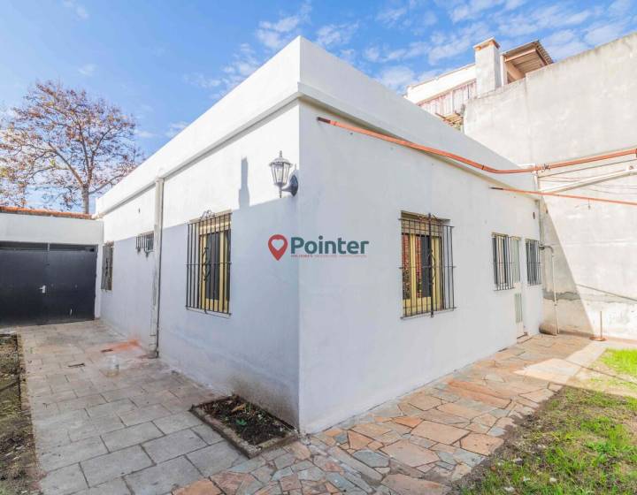 Alquiler Casa de 3 dormitorios con garaje y jard&iacute;n - Atahualpa