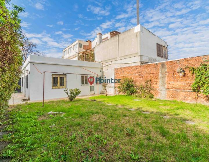 Alquiler Casa de 3 dormitorios con garaje y jard&iacute;n - Atahualpa