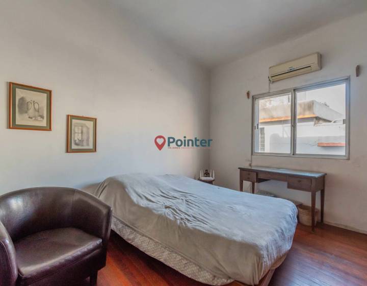 VENTA PH DE ALTOS 3 DORMITORIOS Y BARBACOA EN CORDON SUR.