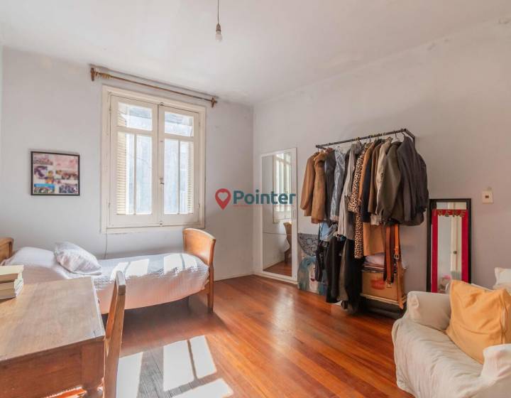 VENTA PH DE ALTOS 3 DORMITORIOS Y BARBACOA EN CORDON SUR.