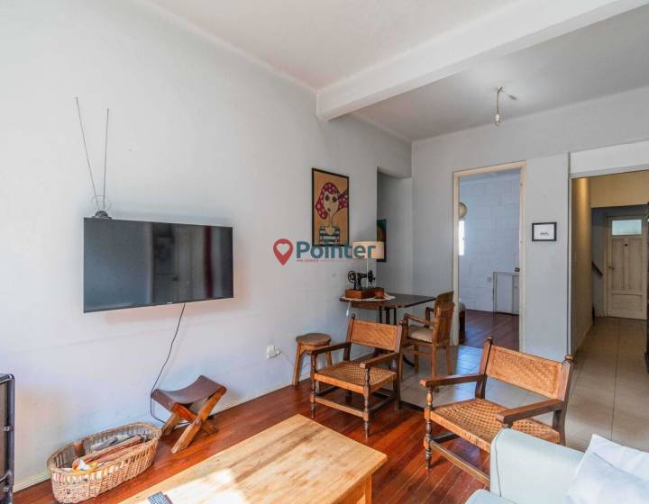 VENTA PH DE ALTOS 3 DORMITORIOS Y BARBACOA EN CORDON SUR.