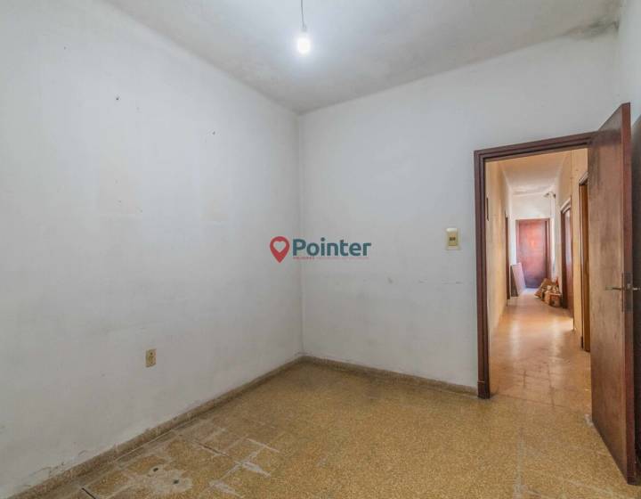 VENTA CASA PADRON UNICO 4 DORMITORIOS A PASOS DE AVDA. MILLAN  A RECICLAR