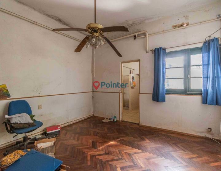 VENTA CASA PADRON UNICO 4 DORMITORIOS A PASOS DE AVDA. MILLAN  A RECICLAR