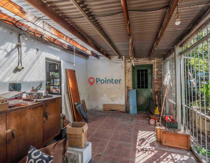 VENTA CASA PADRON UNICO 4 DORMITORIOS A PASOS DE AVDA. MILLAN  A RECICLAR
