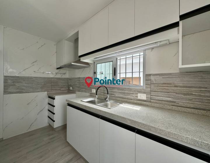 Apartamento  3 dormitorios Brazo Oriental con patio y parrillero