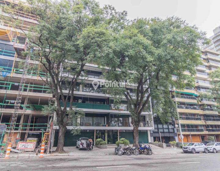 VENTA APARTAMENTO 4 DORMITORIOS PUNTA CARRETAS FRENTE AL GOLF