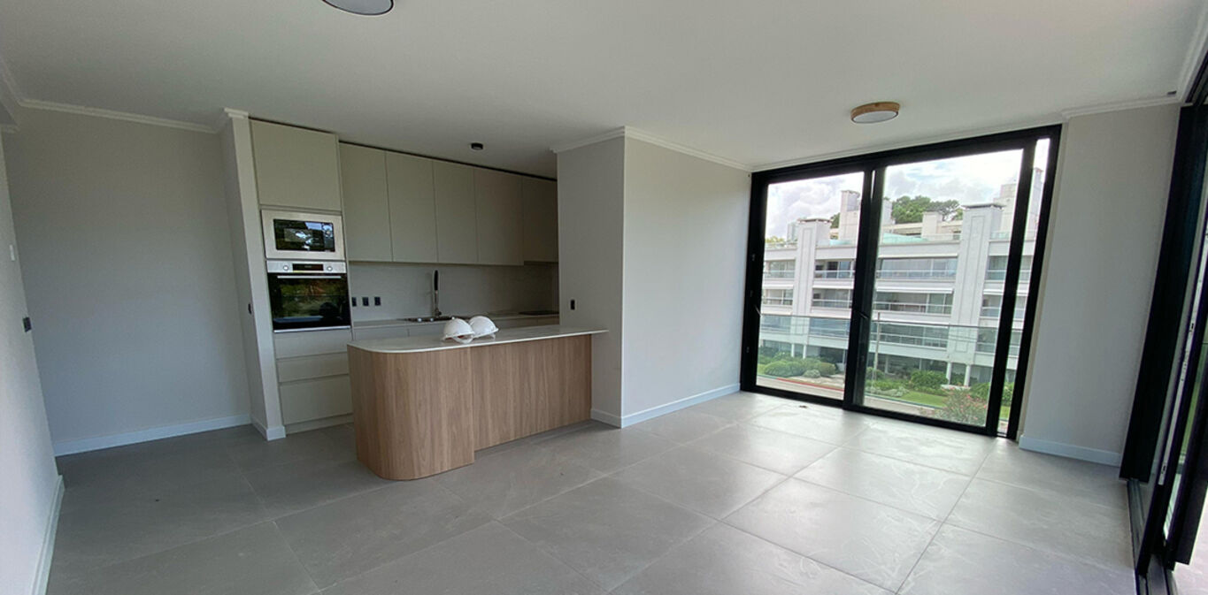 Apartamento en Venta en Playa Mansa — imagen 2