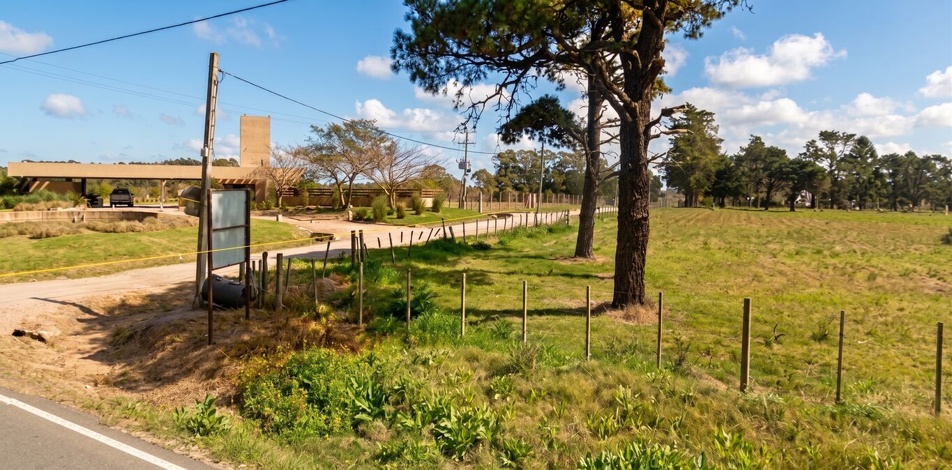 Gran Terreno en Zona de Barrios Privados