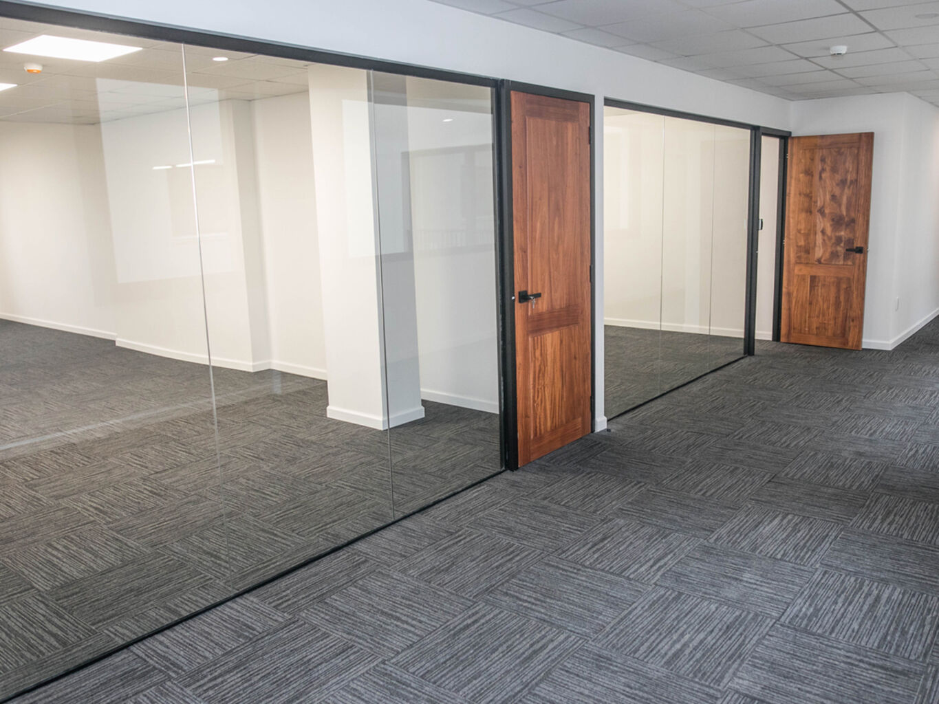 Oficinas en Alquiler - Victoria Plaza Office Tower — imagen 5