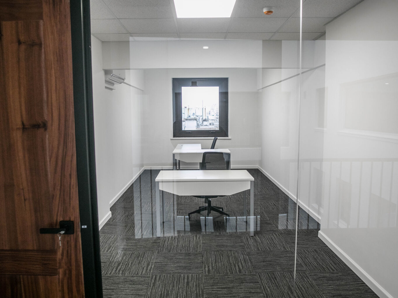 Oficinas en Alquiler - Victoria Plaza Office Tower — imagen 12