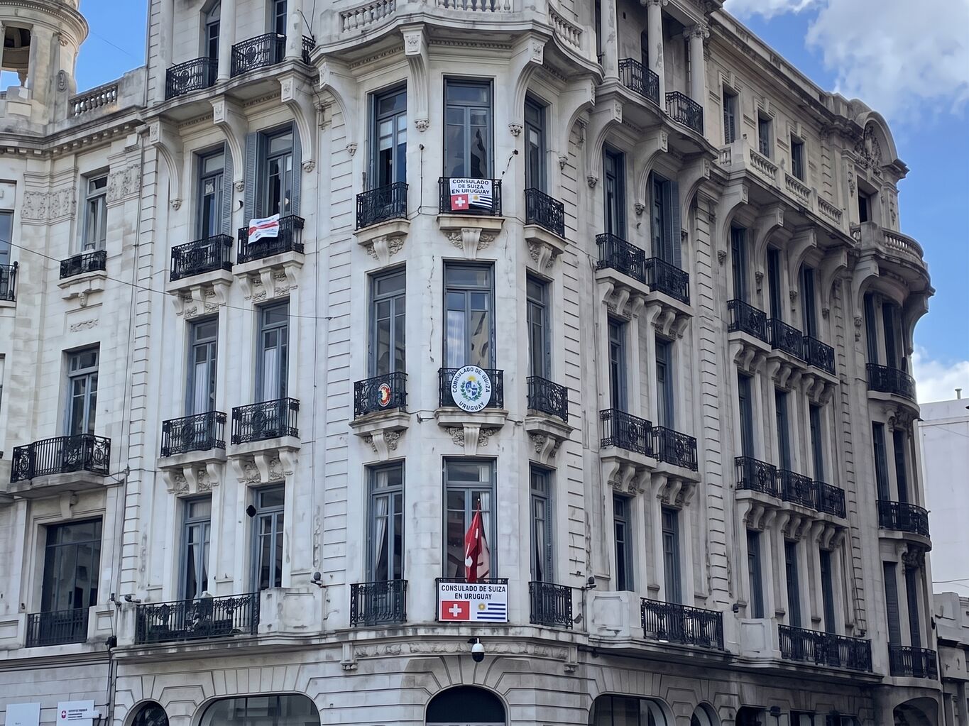 Local en Edificio Emblemático en Ciudad Vieja