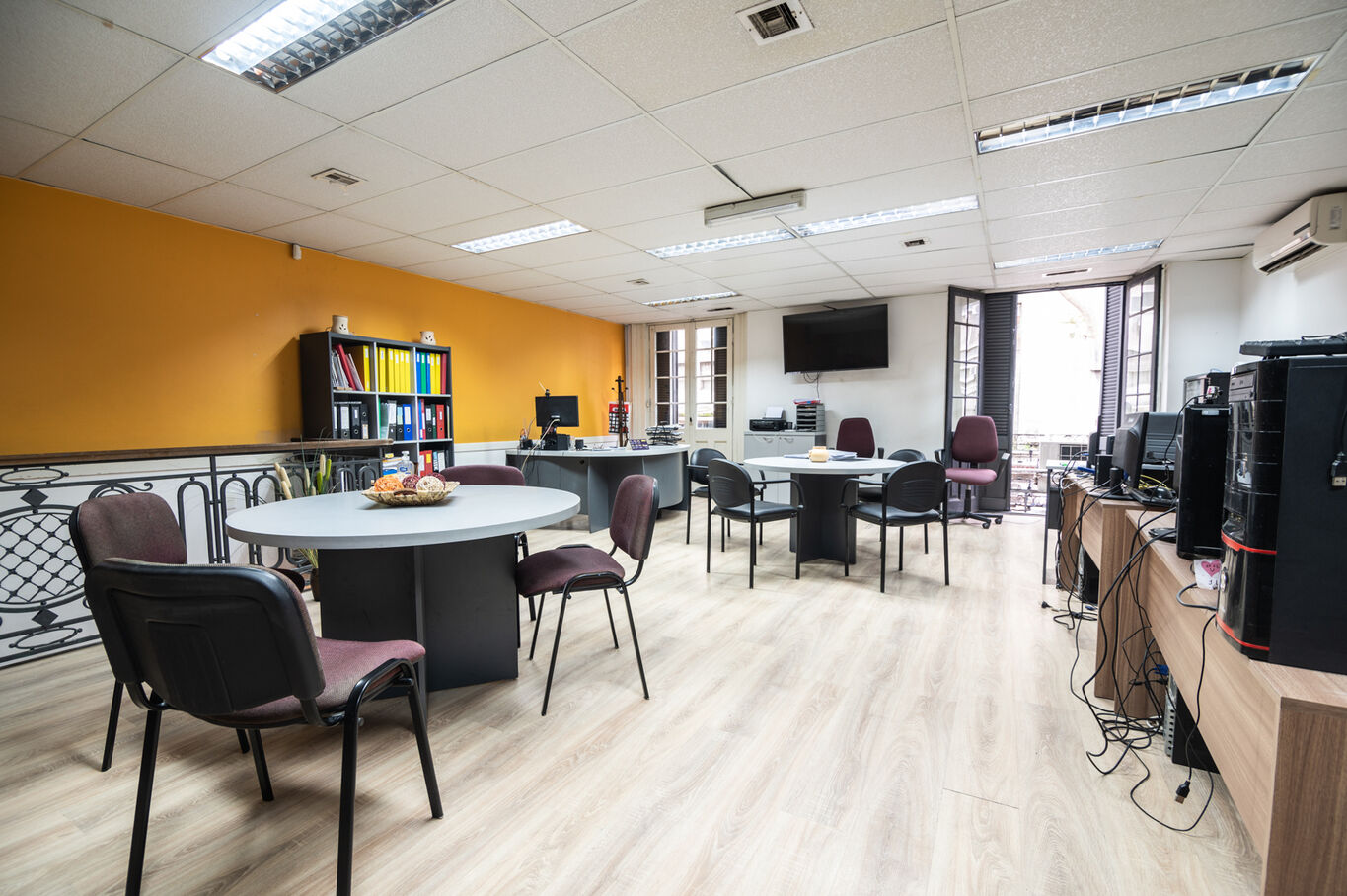 Casa de Oficinas y Local en El Centro de Montevideo — imagen 5