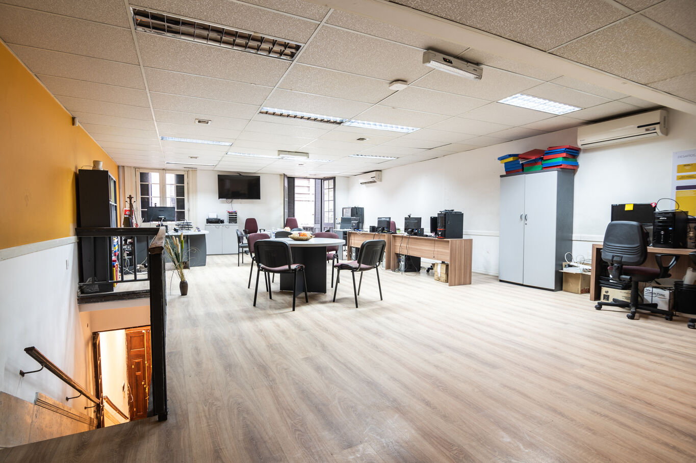 Casa de Oficinas y Local en El Centro de Montevideo — imagen 6