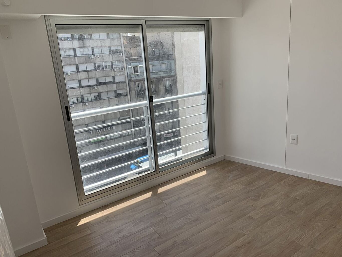 Apartamento de 3 Dormitorios en Cordón Sur — imagen 10