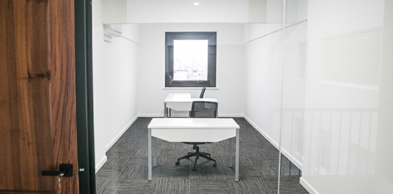 Oficina en Alquiler - Victoria Plaza Office Tower — imagen 3