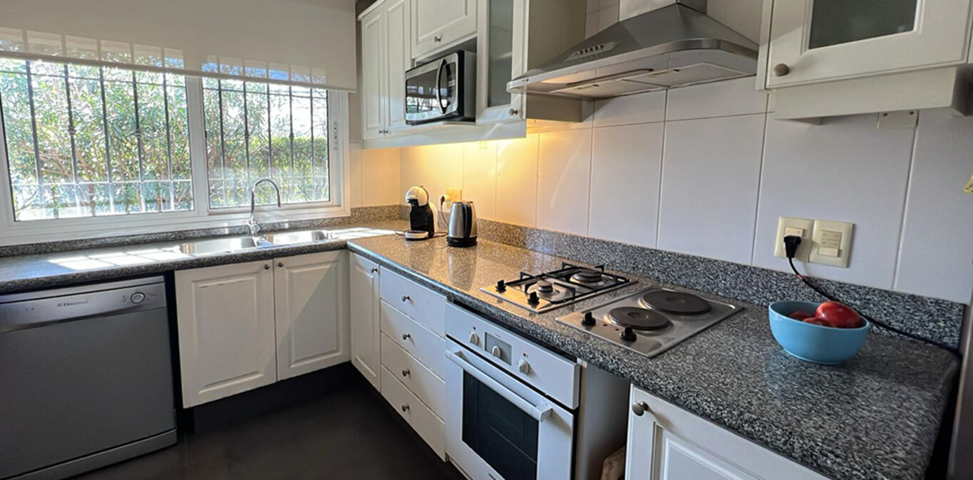 Apartamento en Carrasco, con Jardín y Parrillero — imagen 6