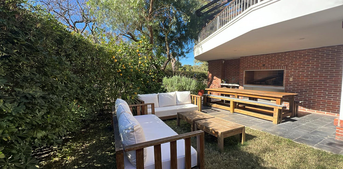 Apartamento en Carrasco, con Jardín y Parrillero — imagen 12